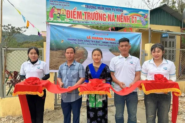 Hình ảnh người dùng đưa ra đánh giá tích cực và xếp hạng sao